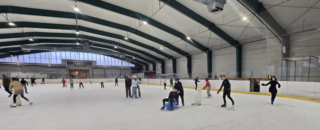 Wyjście na ślizgawkę klas piątych, foto. Jakub Fałek