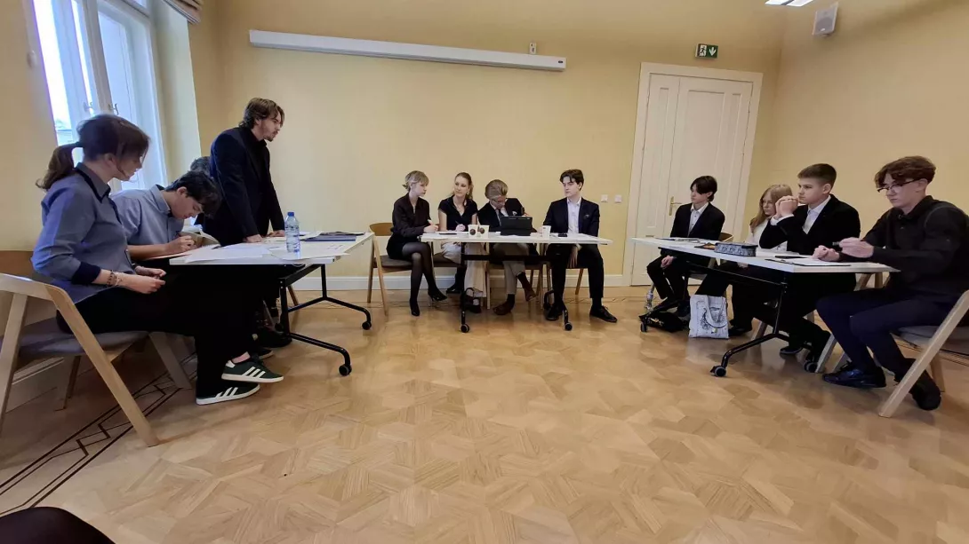 Debata z uczniami III LO.