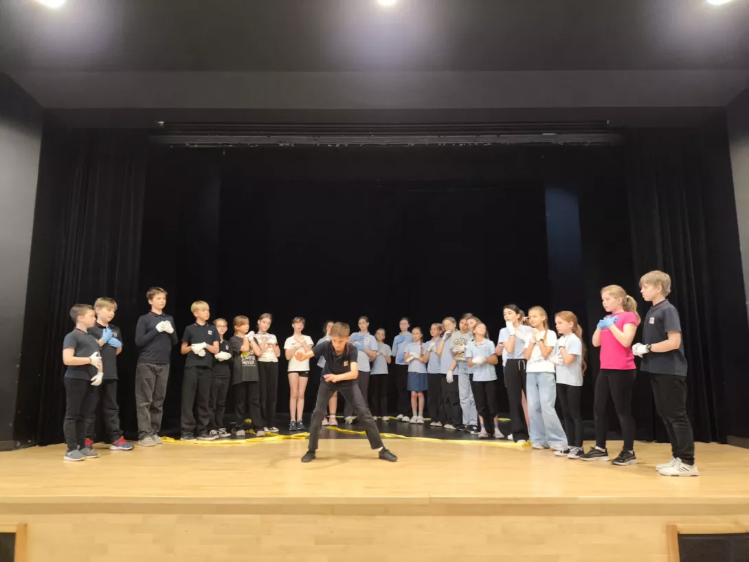 Zdjęcie z próby do spektaklu "Mały Chopin"