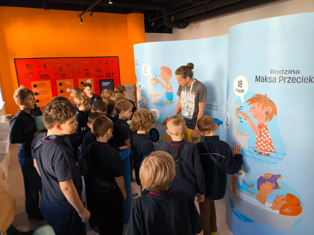 Klasa 3b w czasie zajęć ekologicznych w EkoCentrum. 