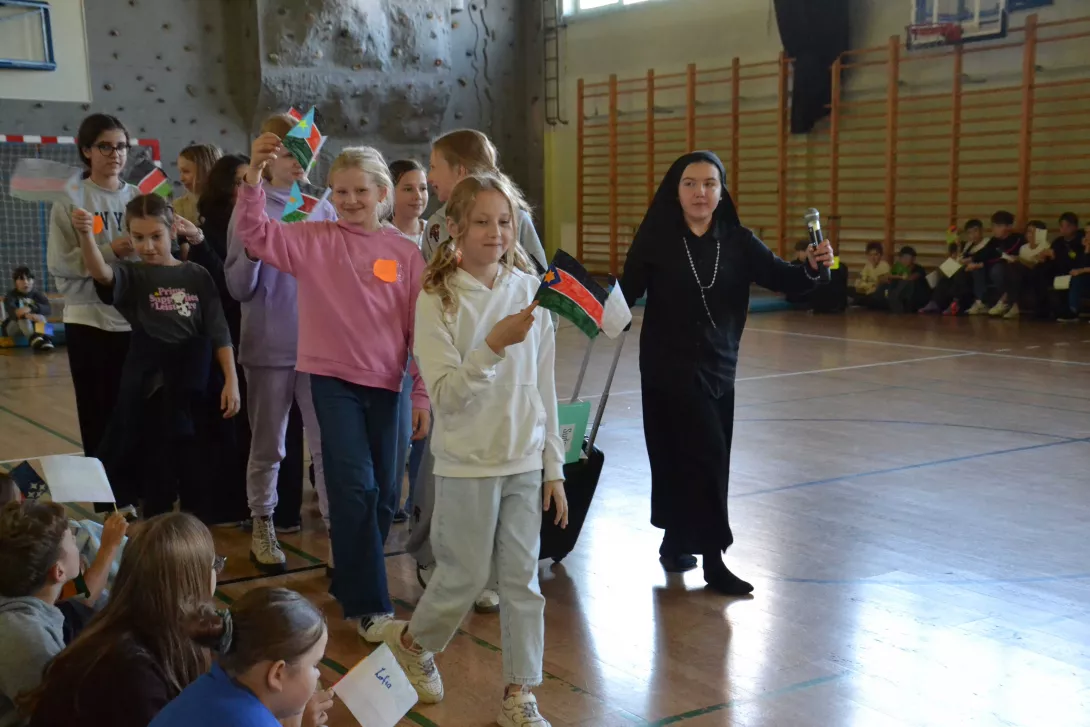 Prezentacja etiudy o misjach salezjańskich, podsumowanie pracy warsztatowej.