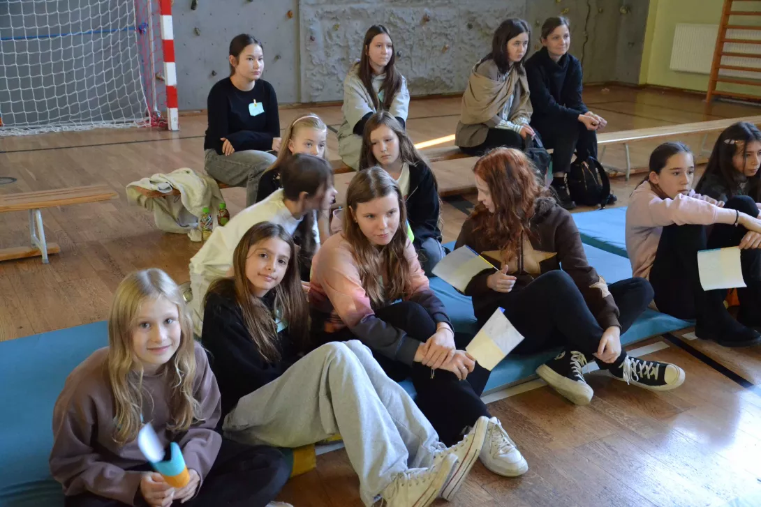 Teatr Beznazwy na widowni w szkole salezjańskiej w Sokołowie Podlaskim. 