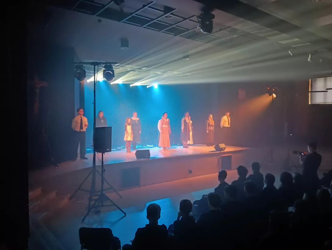 Cichy front - musical