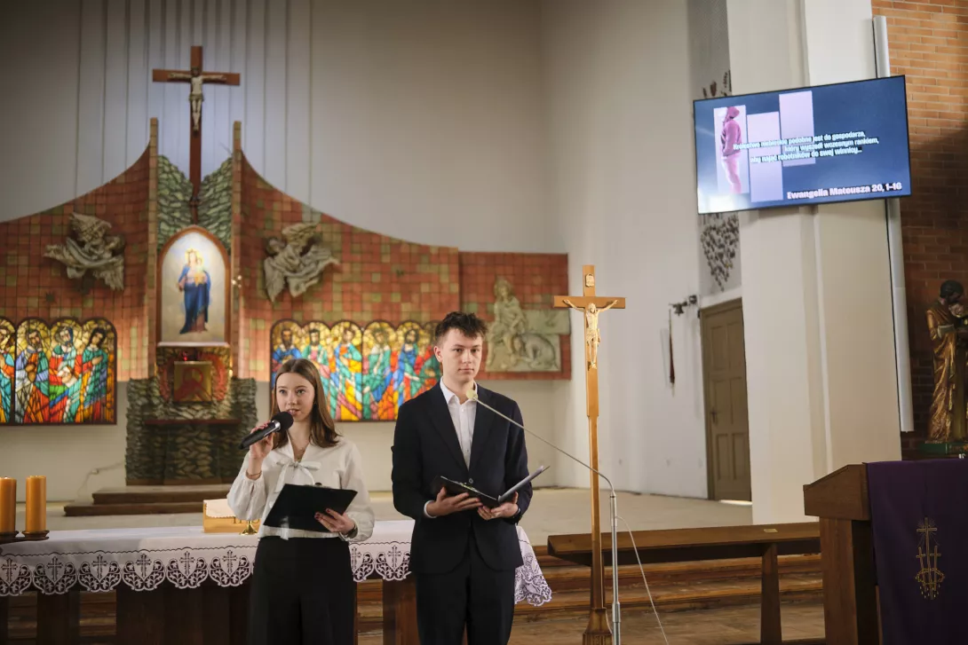 Prowadzący rekolekcje Klara i Jakub. (fot. Amelia Szymańska)