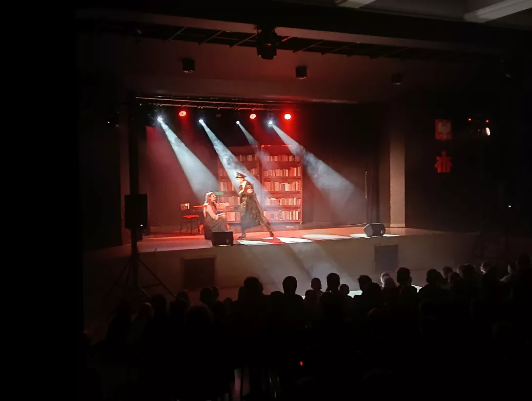 Cichy front - musical