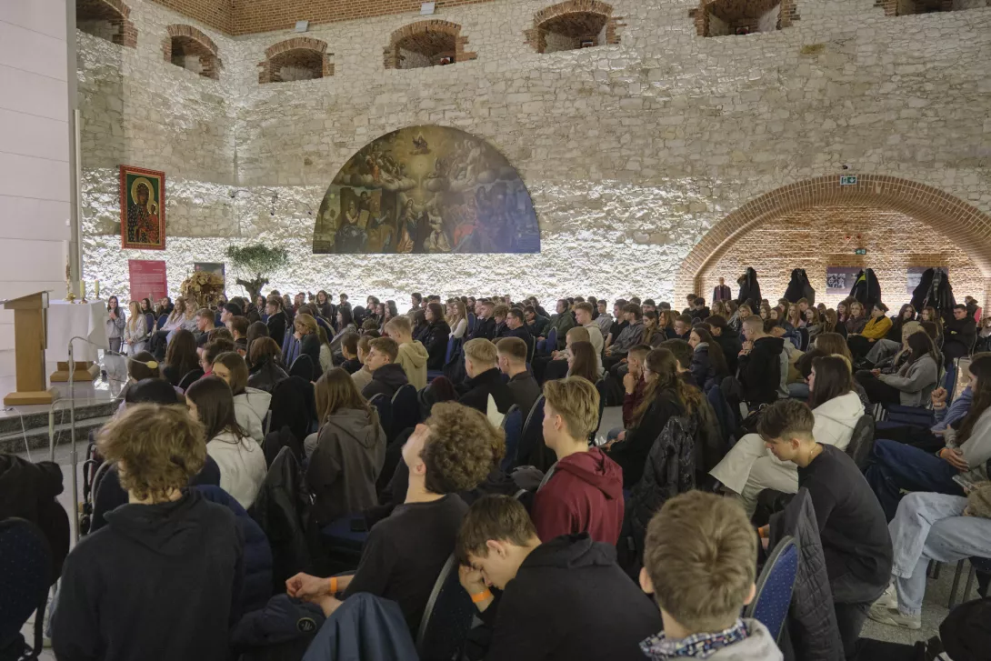 Adoracja Najświętszego Sakramentu. (fot. Amelia Szymańska)