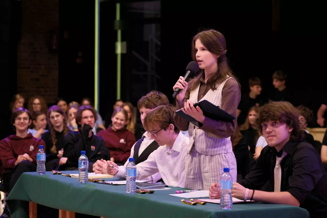 Debatantka Liliana przedstawia argumenty opozycji (foto. A Szumilewicz)
