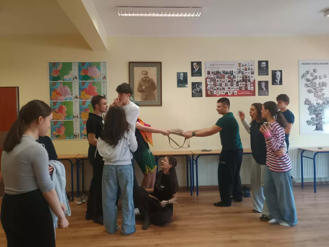 Praca warsztatowa w czasie Przeglądu Inicjatyw Teatralnych w Ostródzie. 