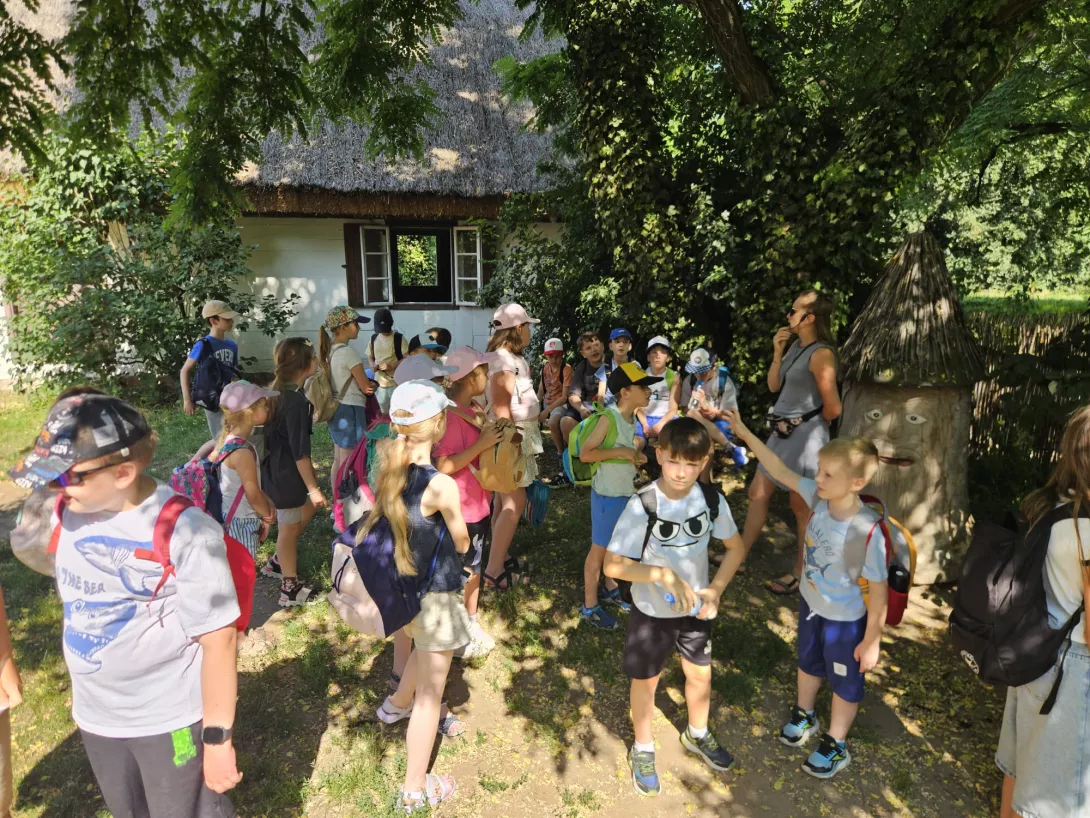Uczestnicy I turnusu półkolonii organizowanych przez SL Salos-Wodna, w Ogrodzie Botanicznym (foto Aliaksandr Manchak)
