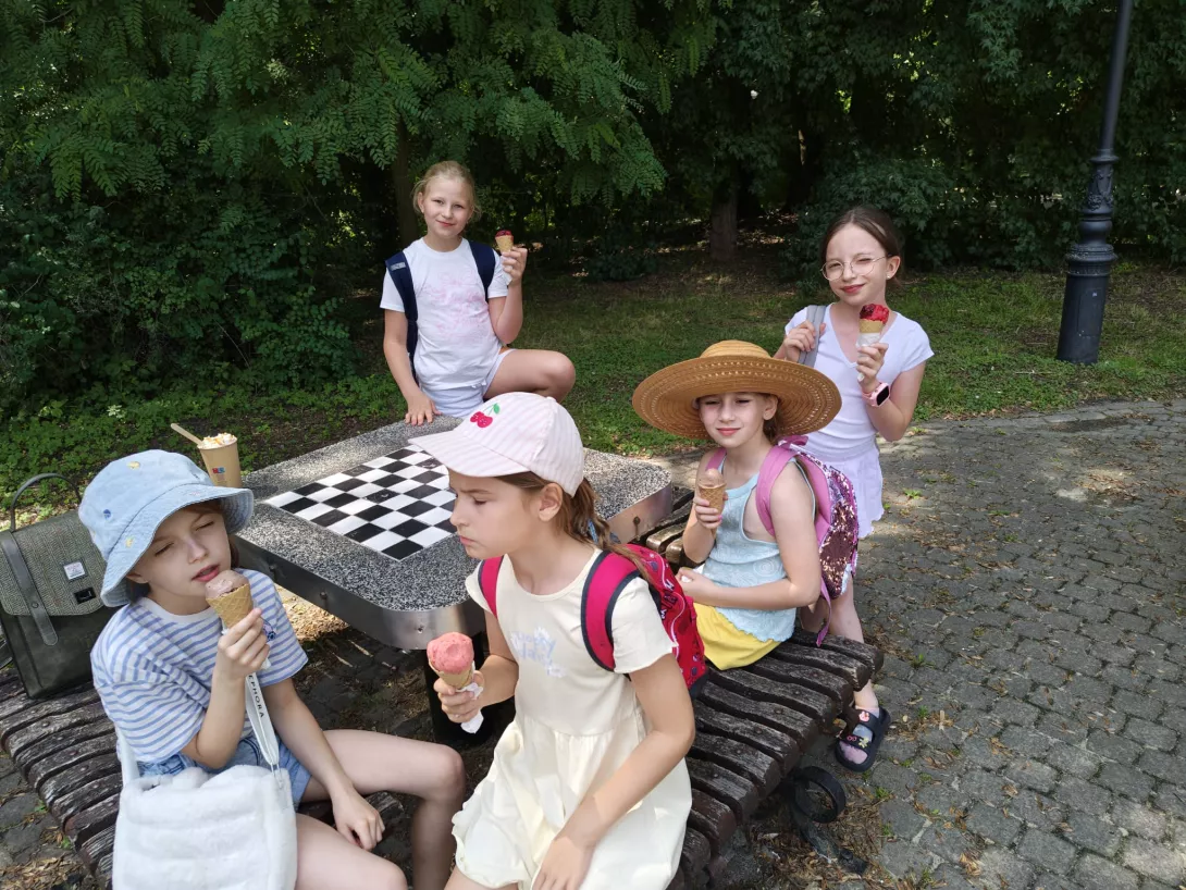 Uczestnicy III turnusu półkolonii SL Salos-Wodna podczas wycieczki w Muzeum Kinematografii (foto Sylwia Gajewska)