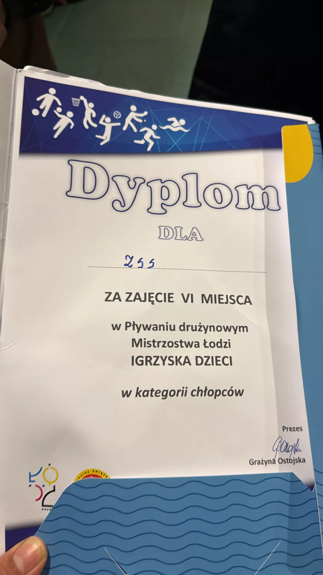 Uczniowie SSP na Mistrzostwach Łodzi w pływaniu drużynowym IGRZYSKA DZIECI 2026 - dyplom za zajęcie VI miejsca w kategorii chłopców