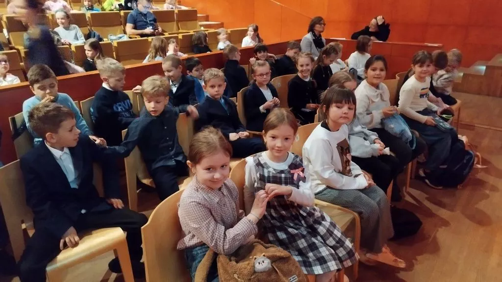 Klasy pierwsze oczekujące na występ