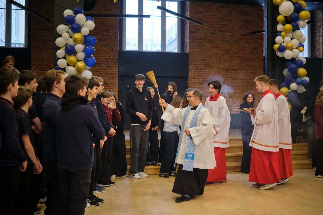 Kolęda szkolna podczas Słówka dla liceum. (fot. Amelia Szymańska)