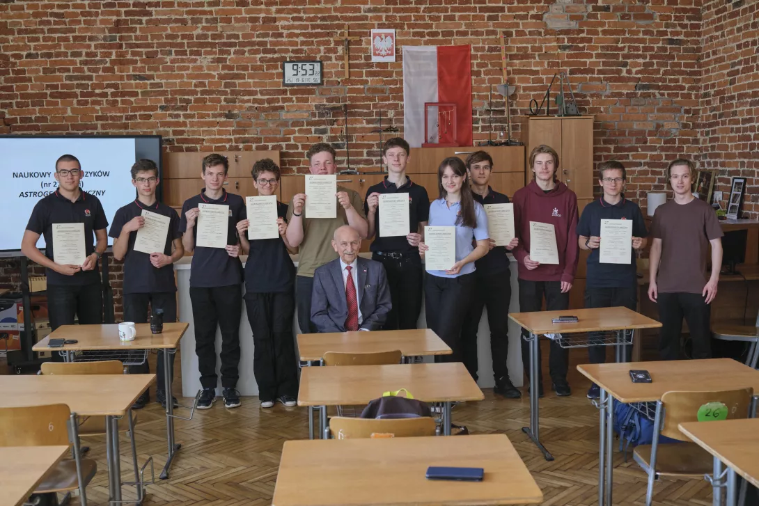 Uczestnicy 27. obóz naukowego fizyków z p. Henrykiem Czekalskim.