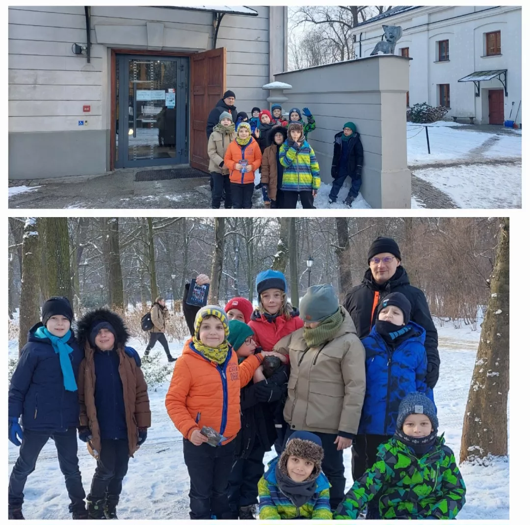 Klasa 2d przy pomnikach postaci z bajek animowanych.