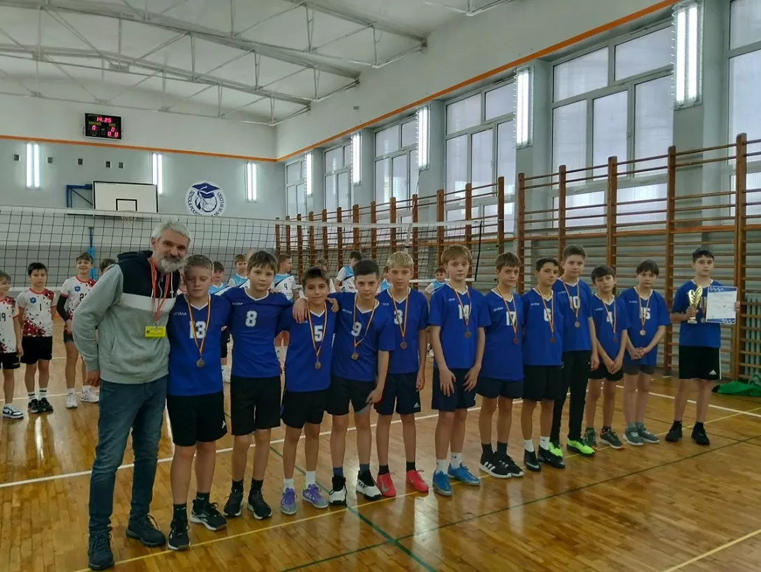 Drużyna siatkarzy SSP Wodna z medalami za III miejsce w rozgrywkach międzyszkolnych, styczeń 2026