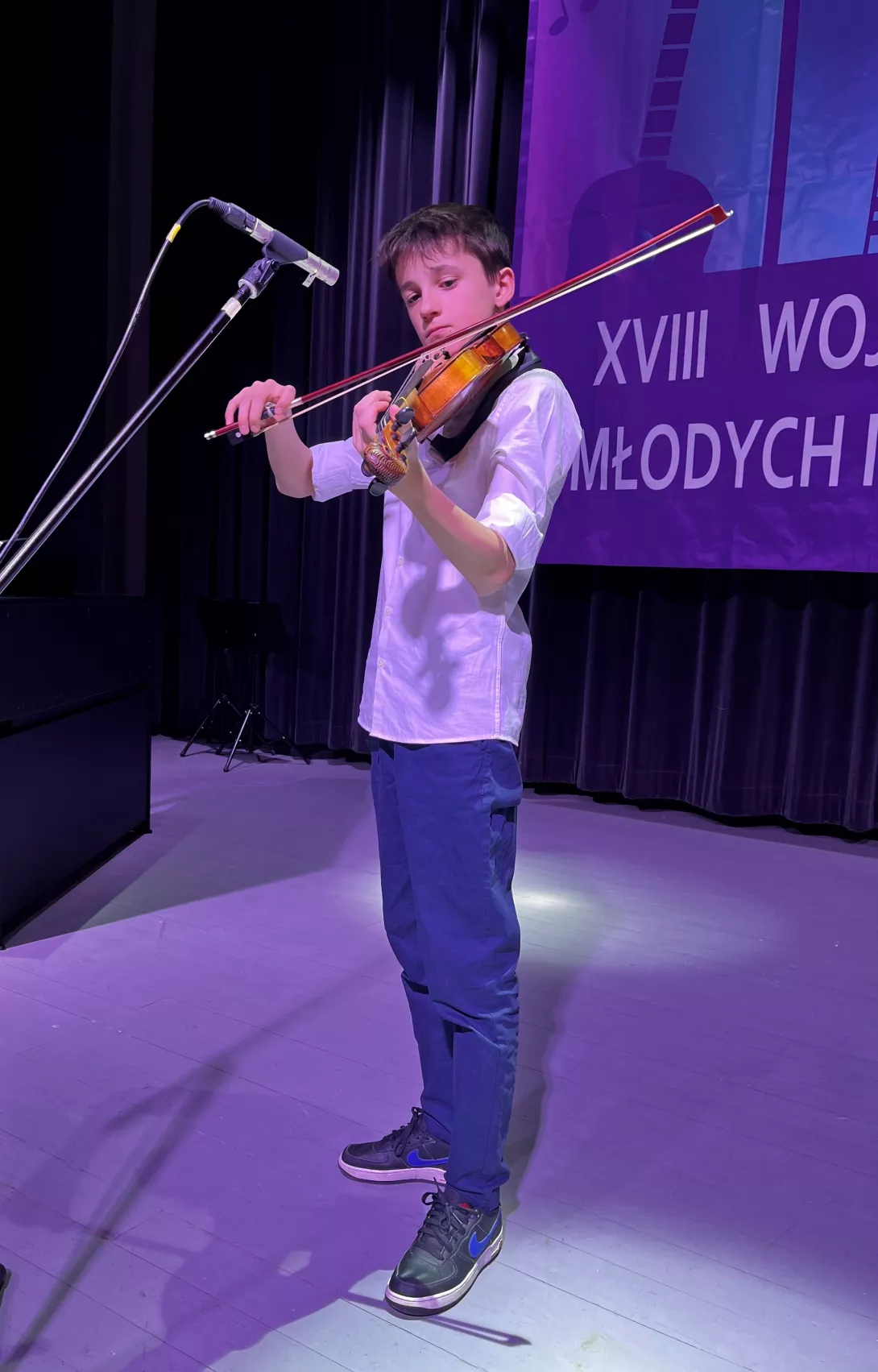 Wiktor Sieczkowski podczas występu solowego