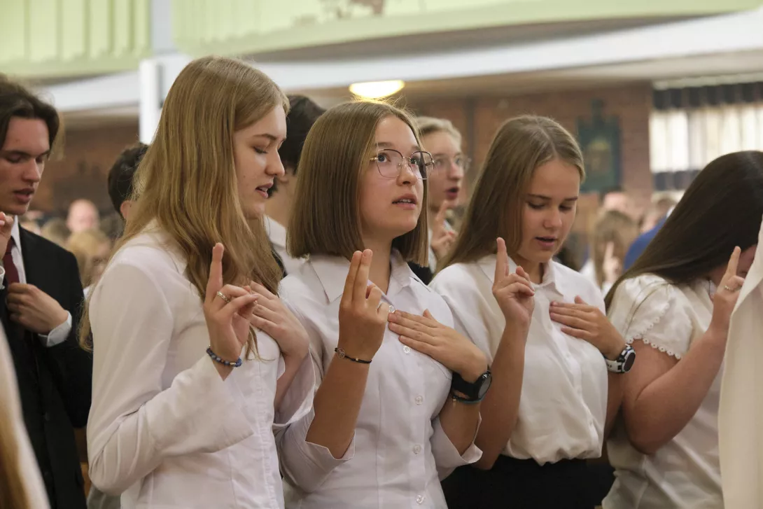 Ślubowanie klas 1 SLO 2026. (fot. Antonii Szumielewicz)