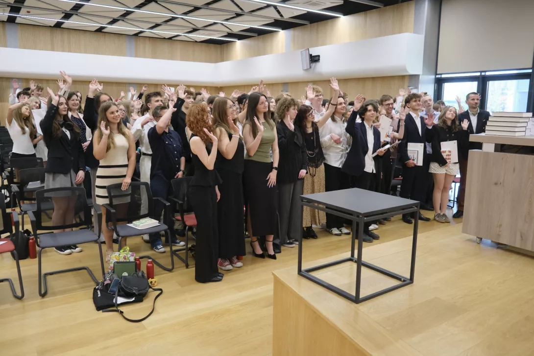 Wspólne zdjęcie uczestników programu "Zdolny uczeń - świetny student" 2026